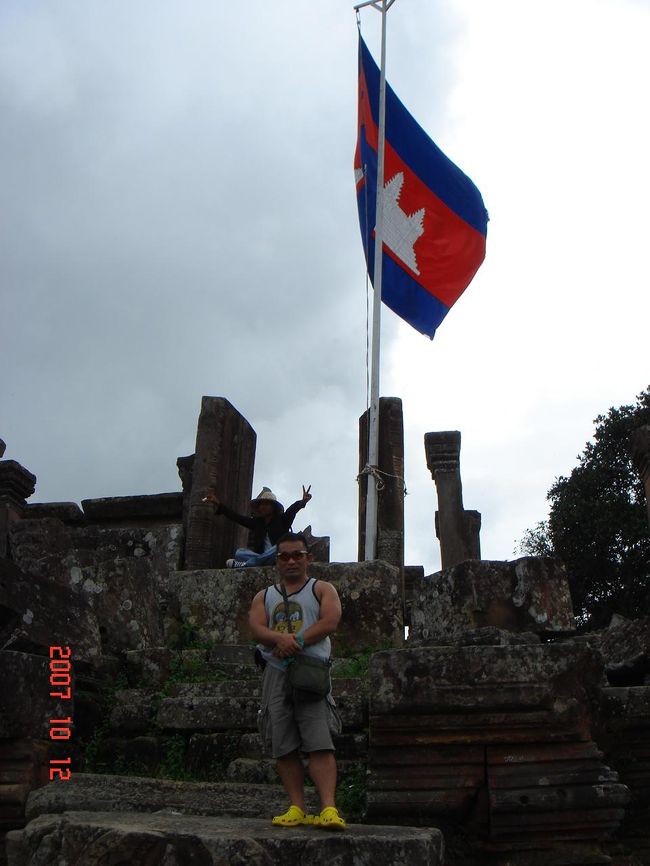 タイを横断して陸路ラオス(パクセ)ワットプー遺跡、タイに戻ってウボンラチャタニでカオプラウィハーン遺跡(プリアビヒア遺跡)、ブリラムでパノムルン遺跡を観光、陸路での国境越えとちょっと地味なクメール遺跡観光を目的として旅してみました