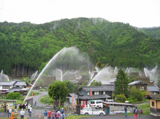 地元京都。今回は美山のかやぶきの家を見に行きました。<br />この日は偶然、年2回の放水訓練日。<br />うつくしい放水シーンが見れました。