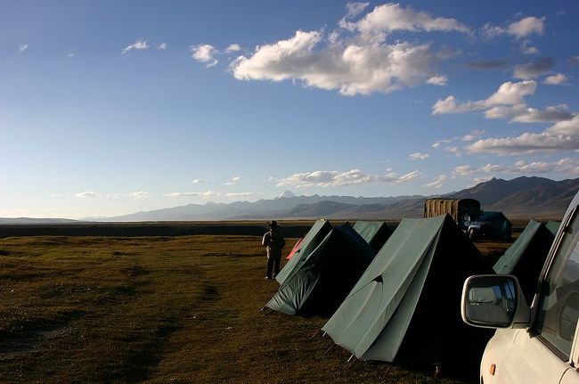 聖地カイラス巡礼の旅（その１）に続いての旅行記です。<br /><br />なを、カイラス巡礼の旅の写真をDigiBookで公表しています。全面画像でごらんになれますので、興味のある方は下記のＵＲＬでご覧ください。<br /><br />http://www.digibook.net/q/2FPlVpQ8mGJ_HuGK/