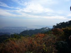 紅葉には少し早い六甲山と、ポートタワー
