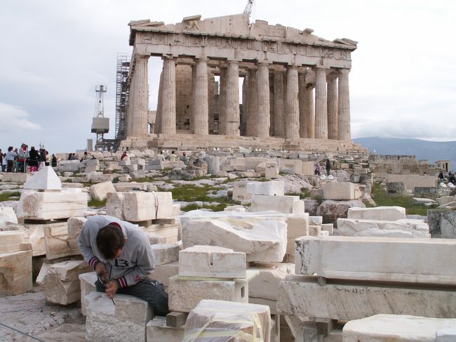 ギリシャ神話の神々の生誕の地、オリンピック発祥の地として知られるギリシャ。数多くの古代遺跡が残るギリシャで壮大な歴史・文化を感じてまいりました。<br />輝く夏の太陽、紺碧の海、エーゲ海豪華クルーズも捨てがたかったけれど、こちらはまたいつかの機会に…。<br />