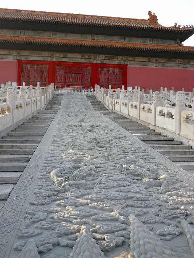 オリンピック前の北京へ４泊５日で行ってきました。<br />初日は、時間のない人のためのオプショナルツアー、故宮と万里の長城を１日でめぐってしまうツアーに参加してみました。<br />