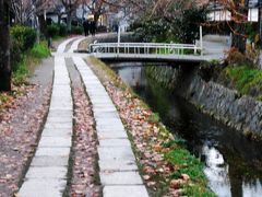 京都紅朱-1　哲学の道を銀閣寺へ　☆新幹線日帰りのもみじ狩り