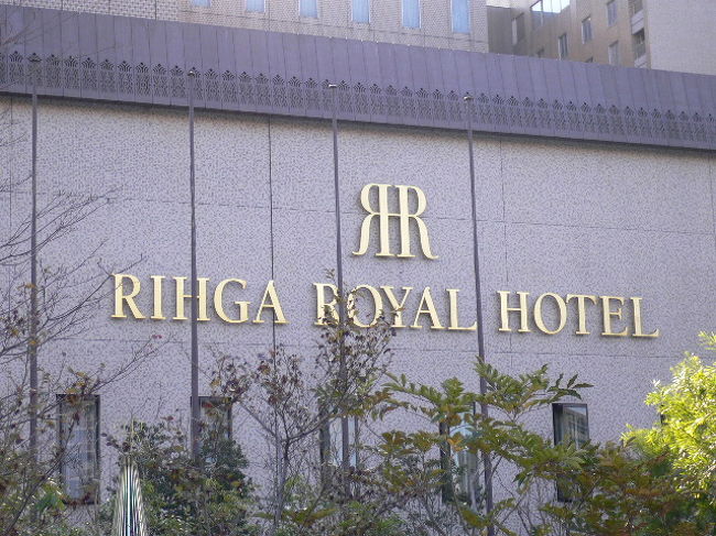 またまた、行ってしまいました。<br /><br />今回はクリスマスなのでちょっとだけ奮発して<br />PTヨーロピアンツインDXルームに滞在しました。