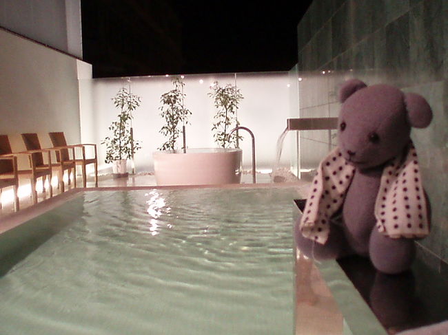 毎年恒例、12月30日の県内1泊旅行。<br />7回目は長門湯本温泉の山村別館に行きました。<br />今回は予約を入れたプランの特典で、近隣ホテルの大浴場を利用できる湯めぐりパスポートが付いていたので、しっかり堪能させていただきました。