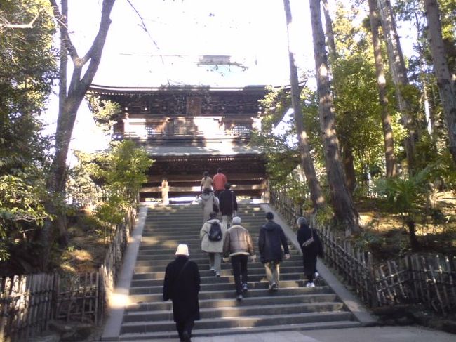 いつも通り過ぎるだけの北鎌倉の円覚寺と建長寺を歩いた。