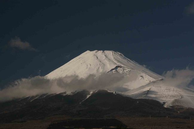 御殿場市からR４６９に入り、富士山の裾野を移動しました。<br />そして、途中の十里木付近で撮った画像です。