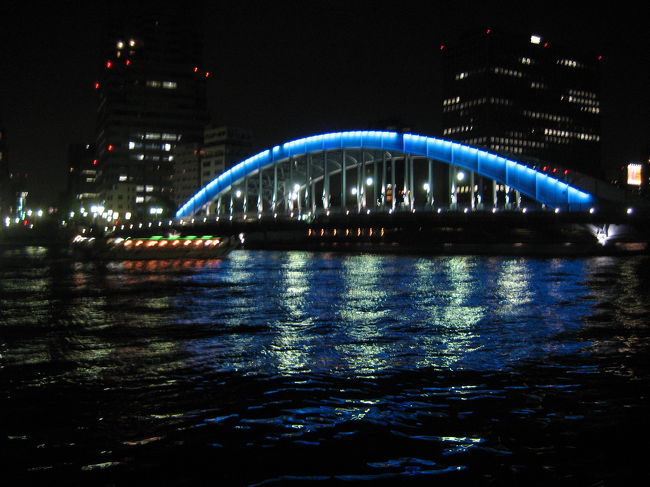 個人的に東京で一番好きな景色があるので、今回も東京に行くついでに立ち寄ってきました。<br />江東区といえば、ウォーターフロント沿いのきれいな景色を思い浮かべますが、実際そうだと思います。<br />妙にビル群と川や海が共生しているなと思います。<br /><br />昔、「いつかまた逢える」というドラマのロケ地がこの辺でしたので、そういう意味でも好きです。<br />とにかく、門前仲町に降り、歩いてみることにします。