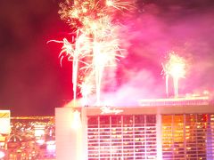 ラスベガスで年越しカウントダウンで花火がどーん