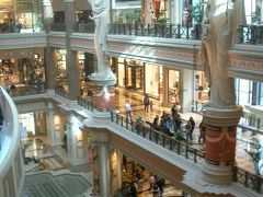 Forum Shops が一番高級品が並んでいる。