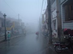 冬のサパ１：　冷たい霧にむせぶ　「少数民族の里」