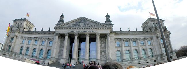 昔の西ベルリン時代の訪問の時に比べ、今のベルリンは<br />独の首都の顔が整ってきましたね。<br />旧国会議事堂や美術館などを回りました。<br />写真の追加はとりあえず完了しました。
