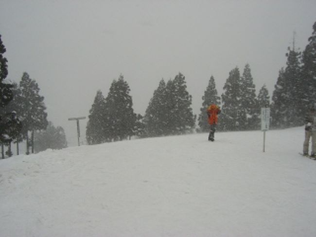 1泊２日のスキー旅行<br />今年は天気があまり良くなかったです。