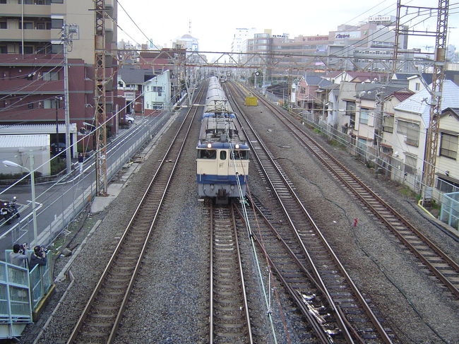 BLUE TRAIN　”銀河”を見てきました。<br /><br />蒲田通過は６：３０くらいなので早起きして撮影に行きました。