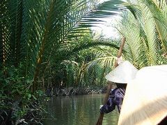 密林のアンコールワットと熱い街ホーチミン　?