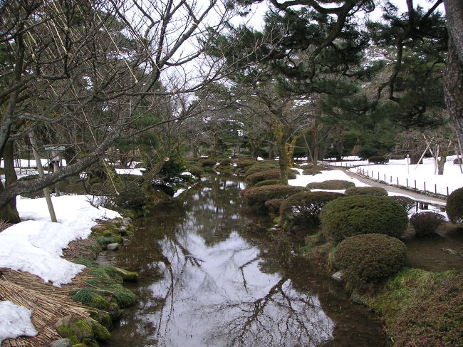 数日の違いで雪の兼六園ならず残念。