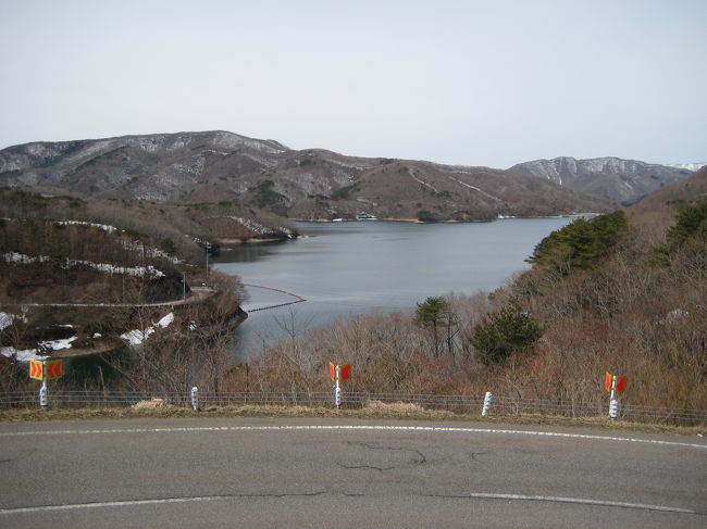 今回は、福島県天栄村の羽鳥湖を目指してドライブしに行きました。羽鳥湖に着くまでには、鳳坂峠と呼ばれる、急カーブの多い所を通って行きました。