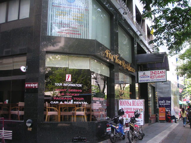 シーロム通りに面したビジネスホテルに帰国まで３泊しました。<br />Hindu Temple近くのインド人街にあり、1Fにはインド料理のレストランも入っています。