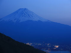 「富士には月見草がよく似合ふ」　太宰治　富岳百景　天下茶屋　/御坂みち　御坂峠、三つ峠山へ　/河口湖　富士山を望む