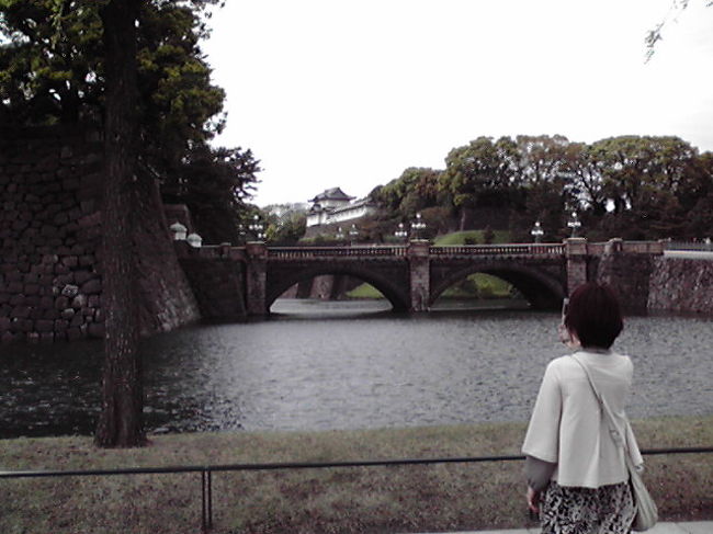 2008年4月19日、20日とおのぼりさんしてきました。<br />去年は東京タワー見学をしてきたので今回は、皇居周辺探索と東京ディズニーランド25周年にいってきました。<br /><br />旅行テーマは、幅が広すぎて歴史・文化・芸術となってますが気にしないで下さい。