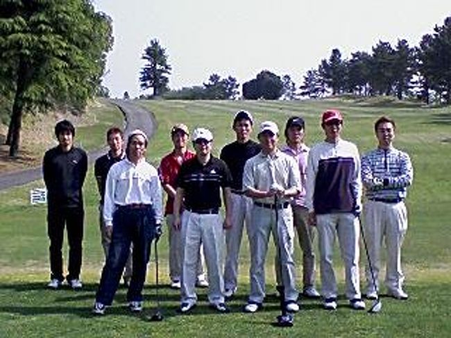 恒例のCNゴルフ仲間が集まり、行って来ました。天気も最高！！半袖でプレー出来ました。しかしプレー後は日焼けでヒリヒリ！これからのゴルフは紫外線対策も必要ですね！