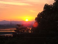「 春 の 夕 日 が 田 に 映 え 湯 船 で・・・ 」＜ 新潟県長岡市 ＞