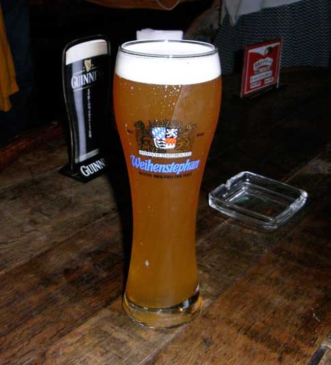 世界の銘品と言われる、バイエンシュテファン・ヘーフェヴァイツェン。<br /><br />そりゃあ、ドイツに行って飲みたいのはやまやまなのですが（苦笑）、そうそうドイツには行けないので、同ビール樽生が飲める蒲田までちょいと出張ってきました。<br /><br />拙ブログにビール中心のレビュー記事を書いております。良かったらご覧下さいませ。<br />http://hira.asablo.jp/blog/cat/liqueurreview/