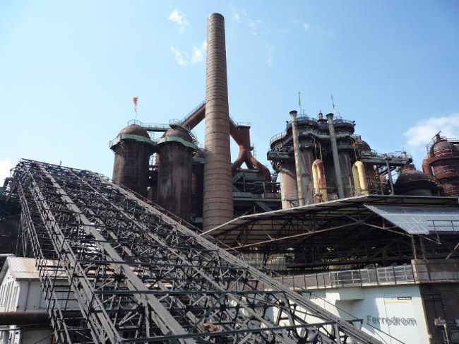 ドイツのフェルクリンゲン製鉄所です。産業遺産として世界遺産に登録されています。1986年に操業を停止した製鉄所がそのままの様子で展示されています。