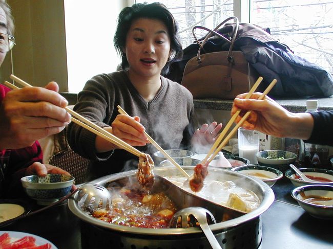 2005早春、中国旅行記6(16)：2月11日(2)上海・火鍋料理の昼食