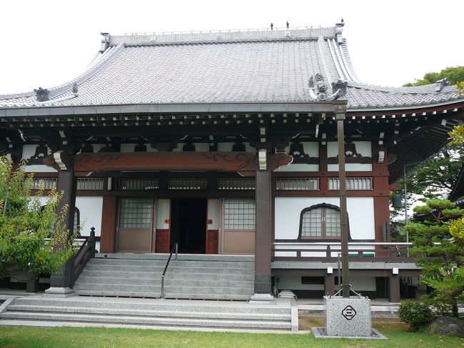 　梅雨の合間に関ヶ原、大垣を散策してきました。<br /><br />一日目（激戦地を眺めながら自然を満喫）<br />　<br />　⇒関ヶ原ＩＣ⇒歴史民俗資料館⇒陣場野公園（御霊神社、貴船神社、徳川家康最後陣跡）⇒北野神社⇒丸山、黒田・竹中陣跡⇒エコフィールド（東海自然歩道）⇒決戦地⇒笹尾山・石田三成陣跡⇒神明神社⇒小池・島津義弘陣跡⇒関ヶ原400年記念平和の社⇒開戦地・小西行長陣跡⇒関ヶ原ウォーランド⇒宝蔵寺⇒関ヶ原鍾乳洞⇒胡麻の郷⇒徳川家康最初陣跡⇒南宮大社⇒朝倉山真禅院⇒手力雄神社⇒水都神社⇒ホテル<br />　　　　　　　　　　　　　　　　　<br />　　　　　　　　　　　　　　　　　　バードグリーンホテル泊<br /><br />二日目（歴史文学、中山道赤坂宿を散策）<br />　<br />　⇒市営駐車場⇒常葉神社⇒大垣城⇒郷土館⇒円通寺⇒大垣八幡神社⇒大手いこ井の泉⇒住吉燈台と船町港跡⇒奥の細道むすびの地⇒水神神社・正覚寺・愛宕神社⇒輪中館⇒水屋（浅草・大橋邸）⇒曽根城公園（曽根城跡・華渓禅寺・花菖蒲）⇒加賀野八幡神社⇒大垣市情報工房⇒安楽寺⇒子安神社・秋葉神社⇒金生山化石館⇒金生山神社⇒明星輪寺赤坂宿跡⇒関ヶ原ＩＣ