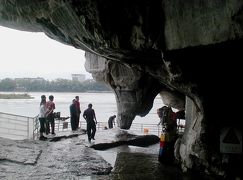 2002夏、中国旅行記3(9)：6月21日(1)桂林・漓江河畔、象山公園