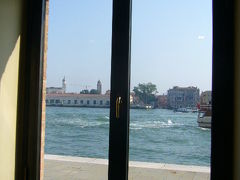 MOLINO　STUCKY HILTONフロント周辺