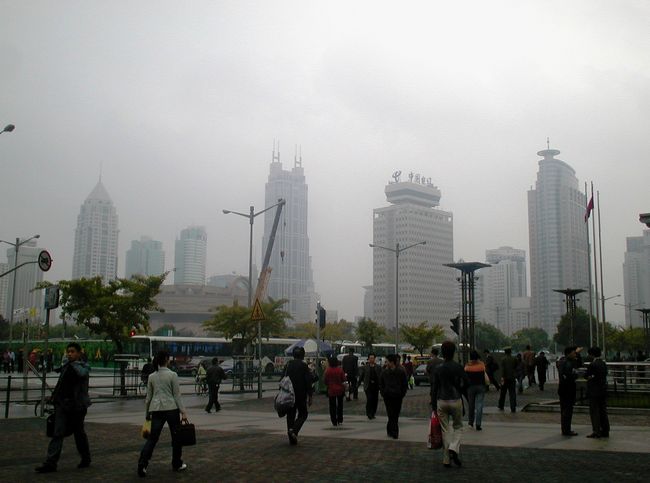 2004秋、中国旅行記5(10)：11月1日(1)上海・人民広場、人民公園
