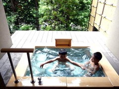 １２．東急ハーヴェストクラブＶＩＡＬＡ（ヴィアラ）箱根翡翠 お部屋に天然温泉の露天風呂がある３名定員のデラックスルーム