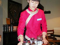 2004秋、中国旅行記5(16)：11月1日(7)上海・東方明珠塔、飲茶の老舗、創作四川料理