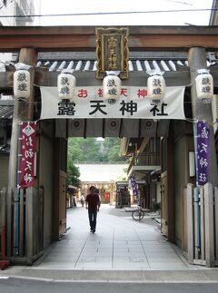 2008夏、露天神･梅田界隈散策(2/3)：お初天神・露天神社、新緑の右近の橘と佐近の桜
