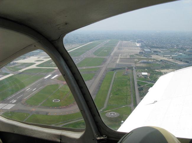 小牧空港から名古屋上空の遊覧飛行を楽しみました。<br /><br />操縦かんも握ってみました。<br />超ドキドキでした。。。<br /><br />フライト後はイチロー記念館と伝説のバッティングセンターに行ってきました。<br /><br />