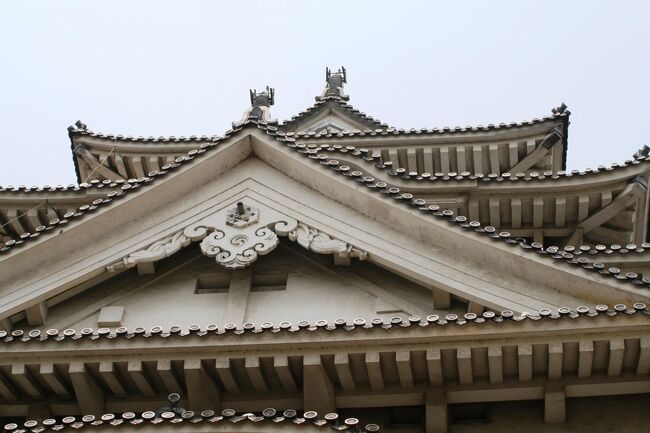 2008夏、世界遺産の姫路城(4/5)：大天守、乾小天守、西小天守、はの渡櫓、油壁、瓦紋