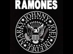 Ramones お墓でメモリアルイベント