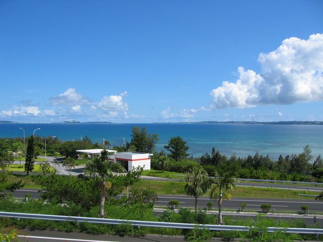 毎年恒例の（？）夏休みの旅行。<br />今年は2年ぶりの沖縄です。<br />今回はマリオットホテル。<br /><br />のんびり＆食べ歩きの2人旅です。