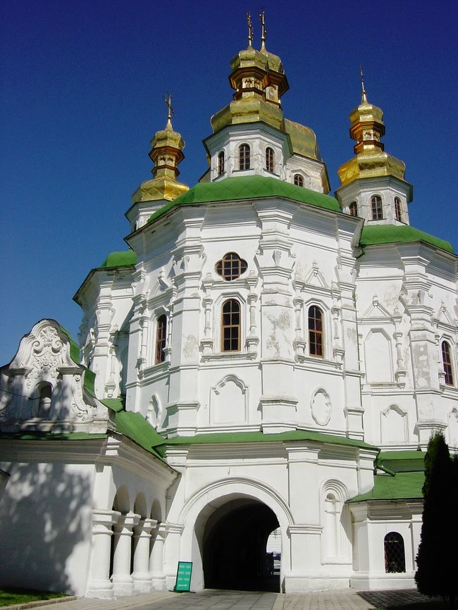 念願だったキエフに一人で行ってきました！教会や寺院が凄く綺麗でした。冷たい人々という印象とは逆に現地の人の温かい対応が印象的でした。今回は建物中心の旅行記です。<br /><br />近々チェコやオーストリアなどの旅行記も作成する予定です。