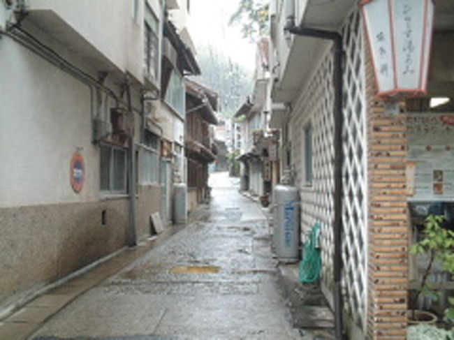 石見銀山の後は温泉津温泉へ。<br />温泉大好き。<br />もちろんハシゴ。