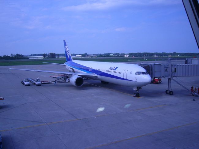 １週間の予定で旭山動物園など北海道を旅してきました。<br />移動は成田～仙台～札幌の飛行機で航空券が取れました。<br />UAの特典航空券で今回は直行便は席が確保できませんでした。