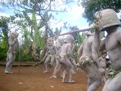 パプアニューギニア旅行　［写真版］　マッドマンの踊り (8.14)　08夏