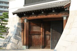 2008夏、日本百名城・岡崎城(5/5)：三河武士のやかた・家康館、岡崎城大手門