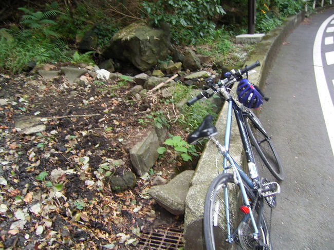 自転車で東京から大阪まで行ってきました。<br />初日のメインイベントはなんといっても箱根。<br />きついとは聞いていたけど、予想以上にきつかった・・・<br />