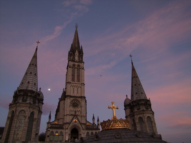　欧州では、教会を中心に街が広がる。<br />街のシンボルでもある教会や大聖堂を撮るのも、欧州浪漫に繋がるんだなぁ。
