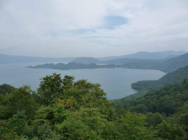 レンタカーで巡る初秋の東北4日間。<br />【その11】は、十和田湖編です。<br />○十年ぶりに訪れる十和田湖はやっぱり美しい湖でした。<br />※奥入瀬渓谷は別編で作成します。