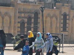 2008年エジプト旅、バスの窓からのスナップ（１）前書きと女性編 