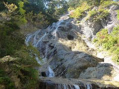 白山スーパー林道◆紅葉狩りドライブ【その３；日本の滝百選『姥ヶ滝』】